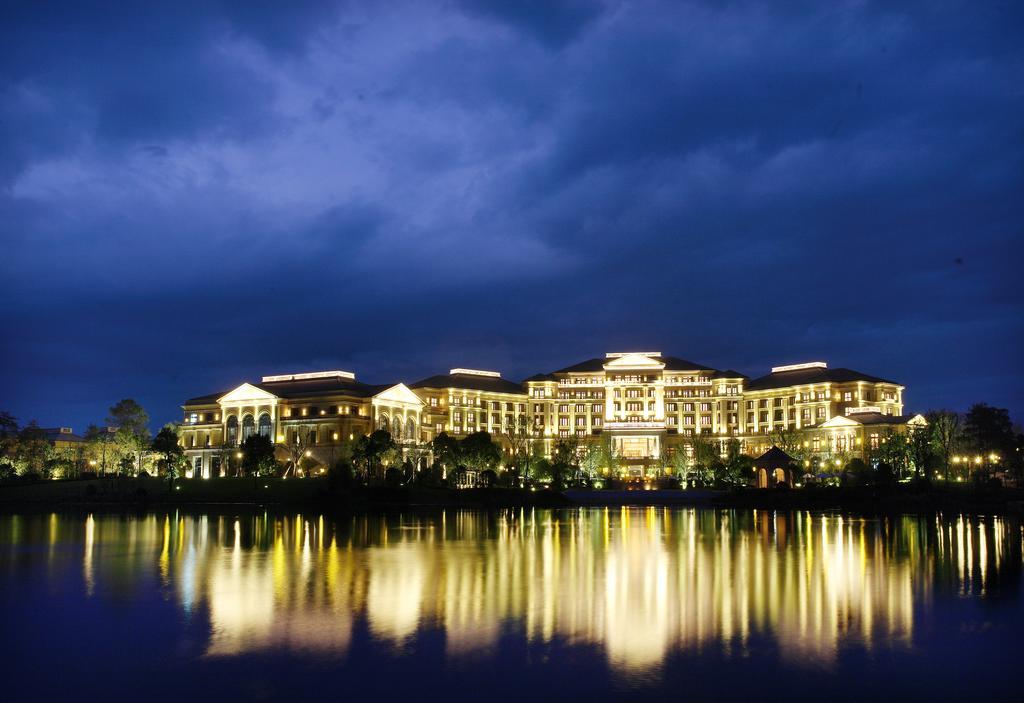 Landison Green Town Hotel Xinchang Exterior foto